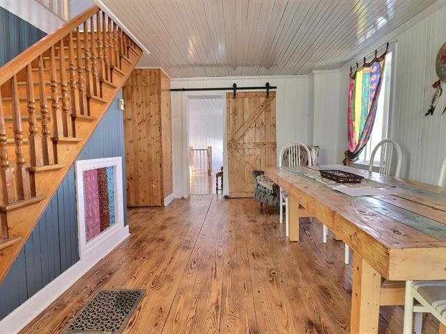 149 3e Avenue E. Property Photo 18