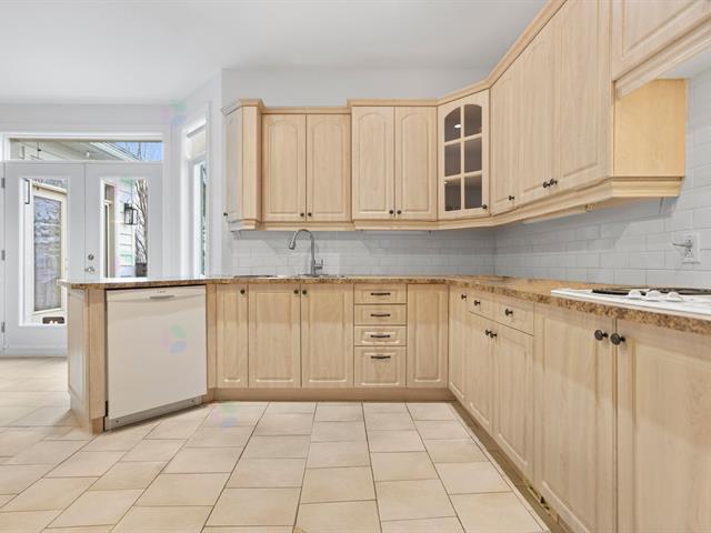 280 Ch. Du Tour-du-lac Property Photo 12