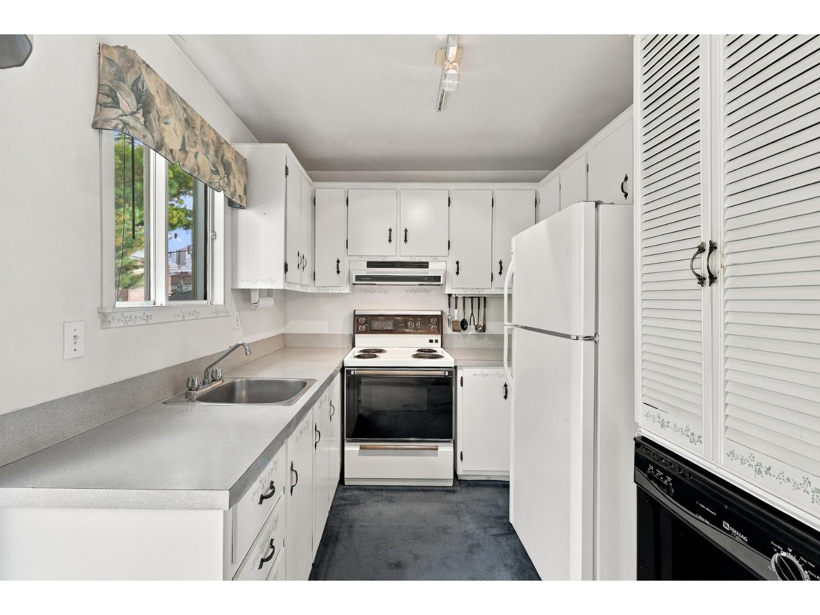 190 Rue De Manthet Property Photo 12