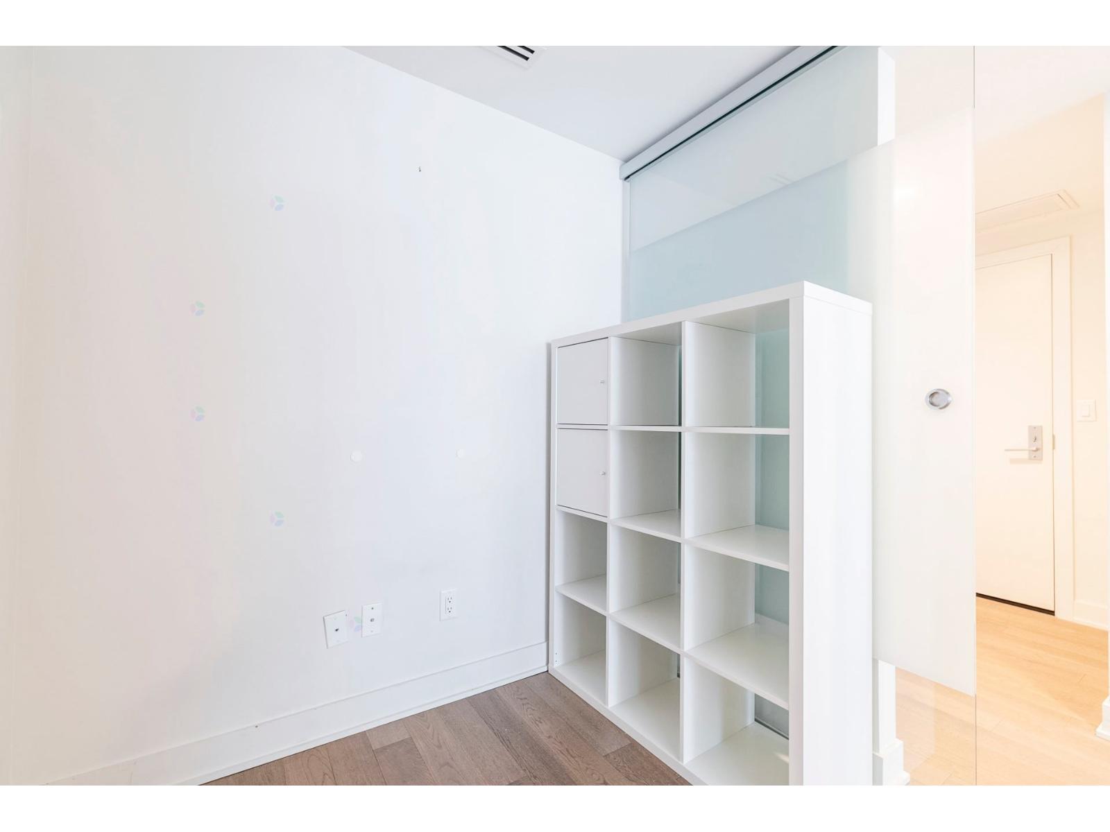 1288 Rue St-antoine O., #1106 Property Photo 12
