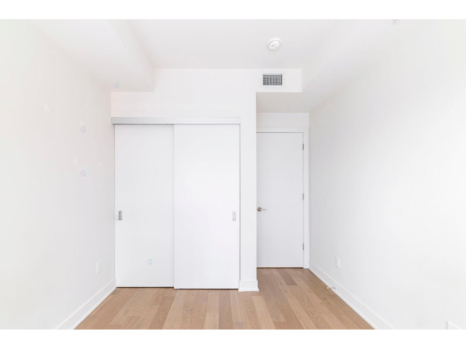 1288 Rue St-antoine O., #1106 Property Photo 20
