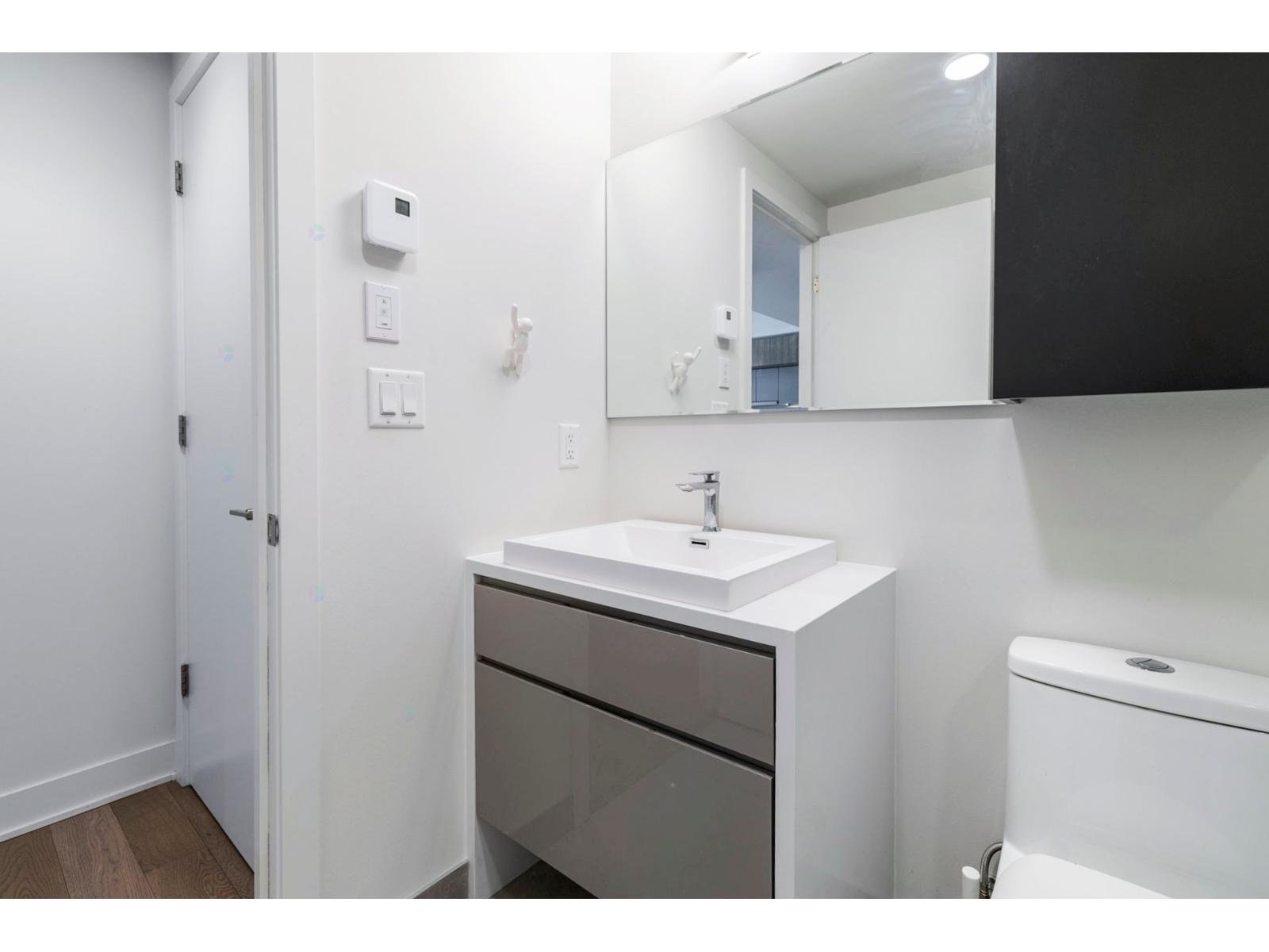 1288 Rue St-antoine O., #1106 Property Photo 24