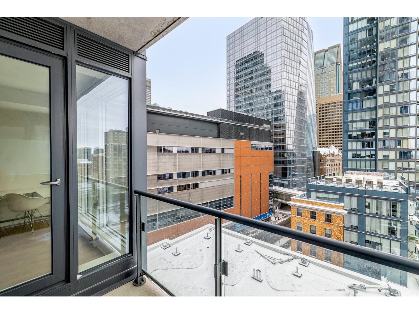 1288 Rue St-antoine O., #1106 Property Photo 27