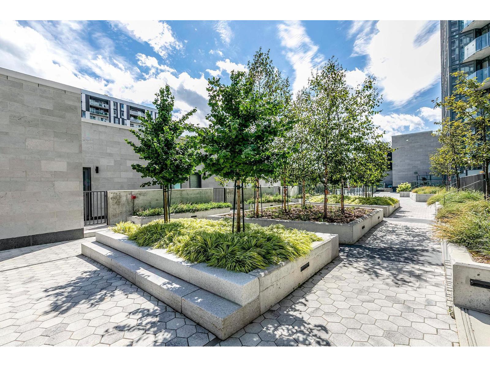 1288 Rue St-antoine O., #1106 Property Photo 32
