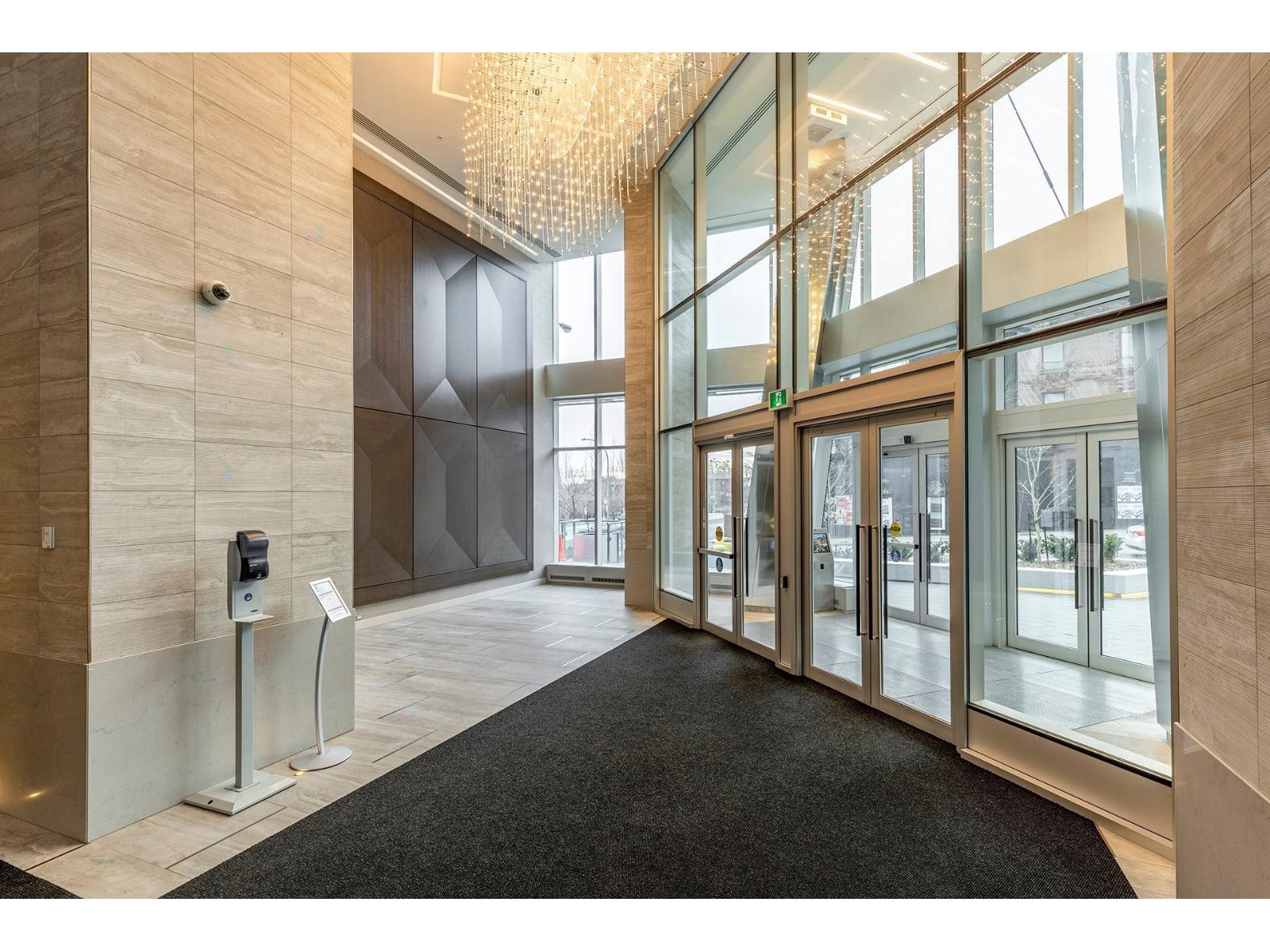 1288 Rue St-antoine O., #1106 Property Photo 38