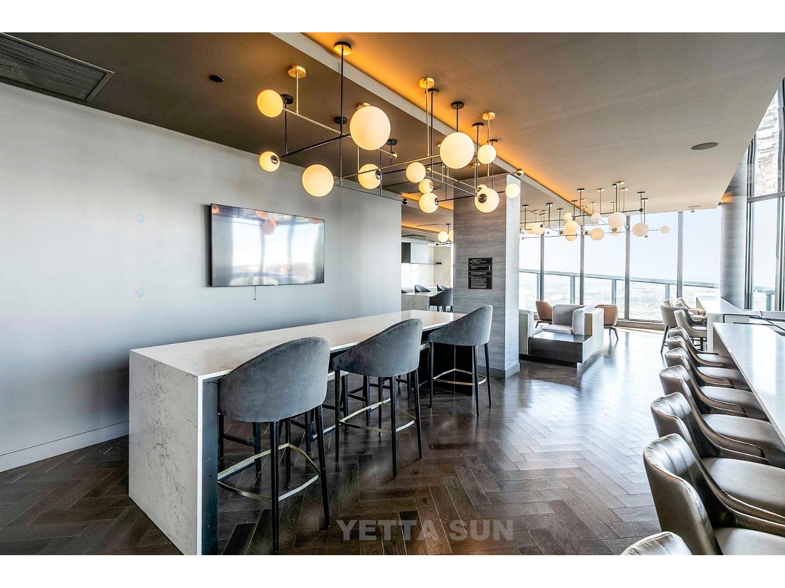 1288 Rue St-antoine O., #1106 Property Photo 48