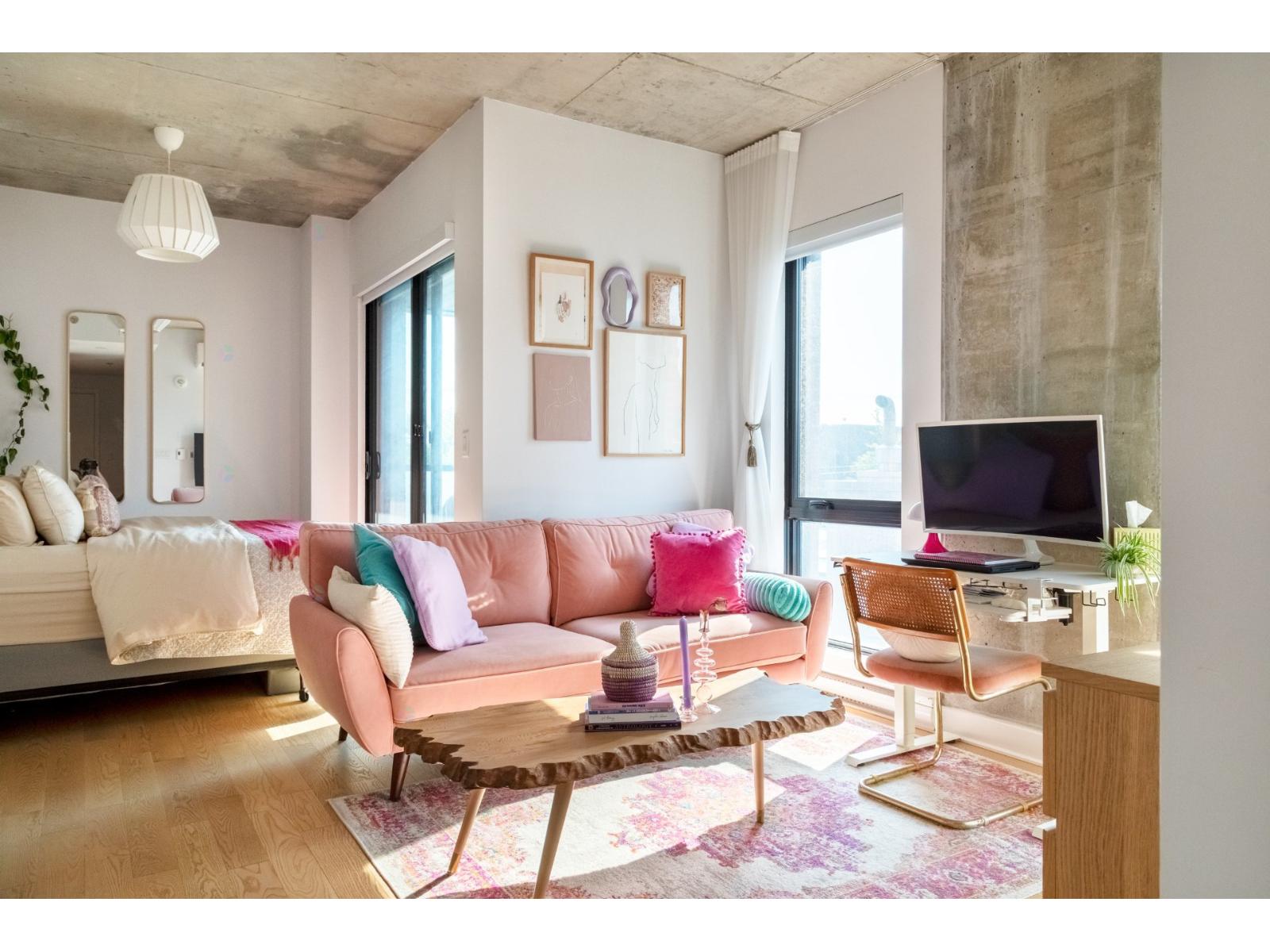2660 Rue Ontario E., #305 Property Photo 1