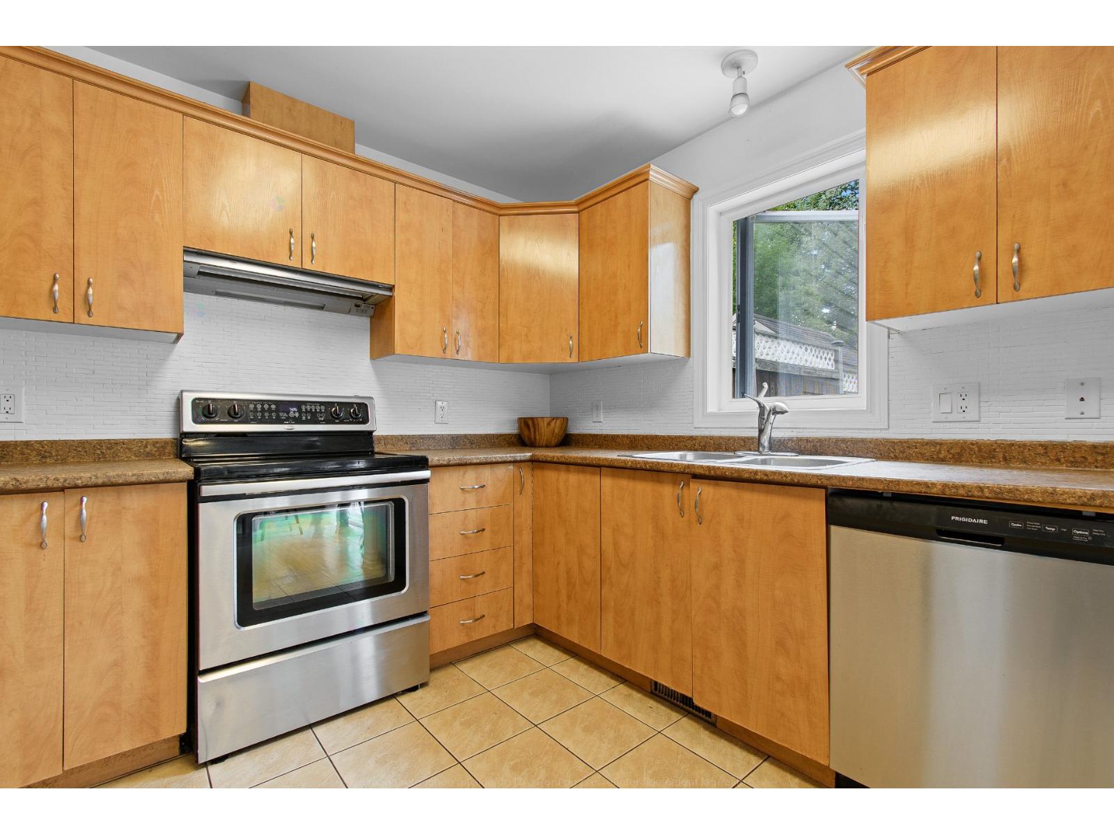 344 Rue Du Louvre Property Photo 6