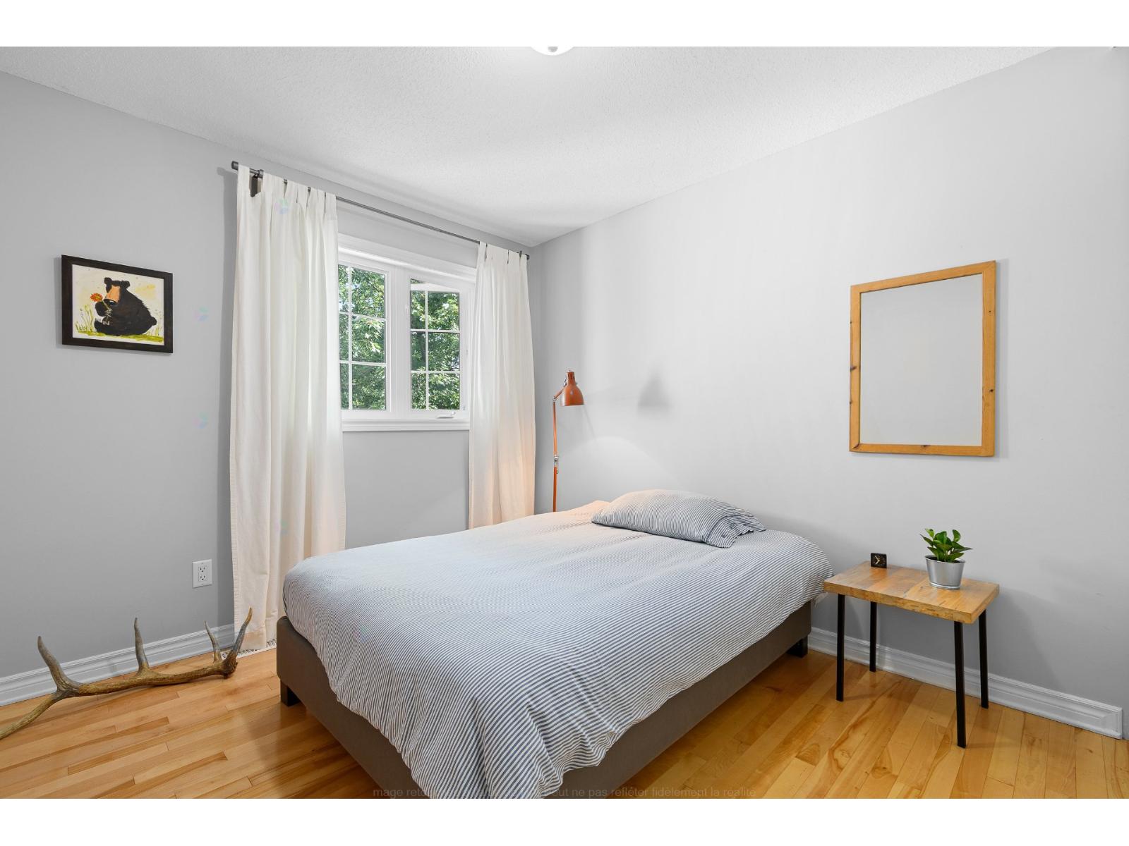 344 Rue Du Louvre Property Photo 16