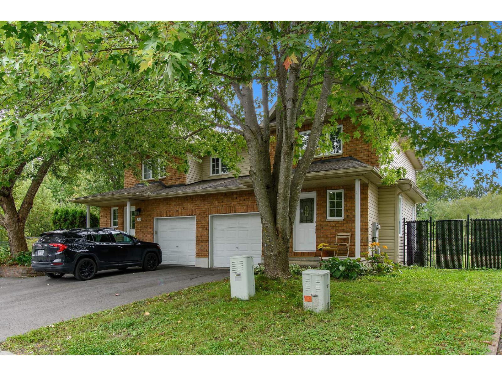 344 Rue Du Louvre Property Photo 25