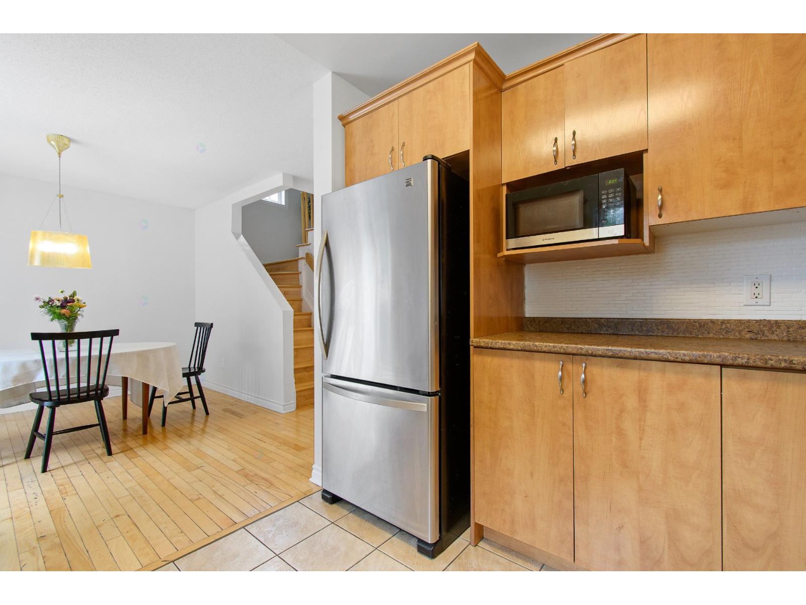 344 Rue Du Louvre Property Photo 26