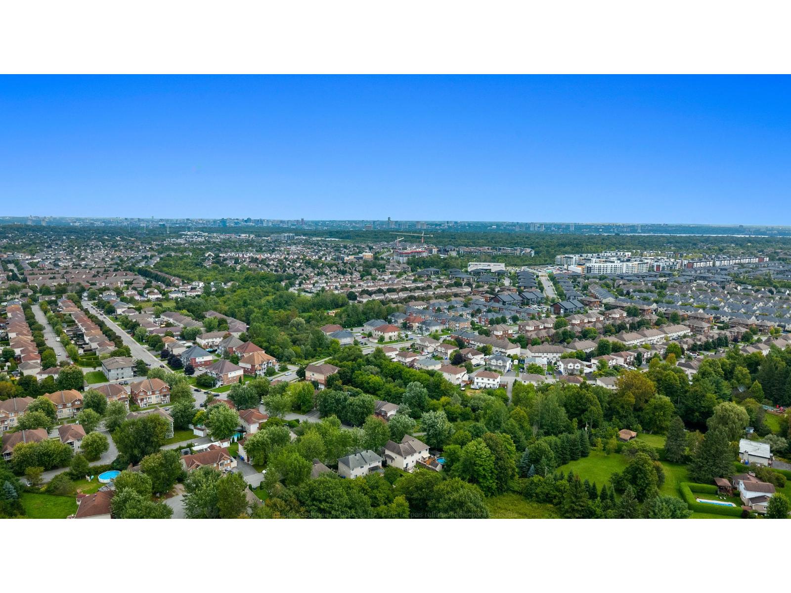 344 Rue Du Louvre Property Photo 42