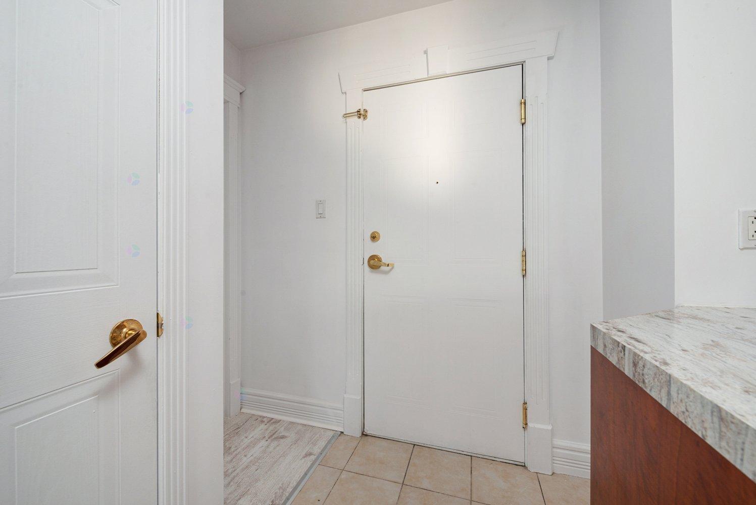 16769 Boul. De Pierrefonds, #401 Property Photo 2