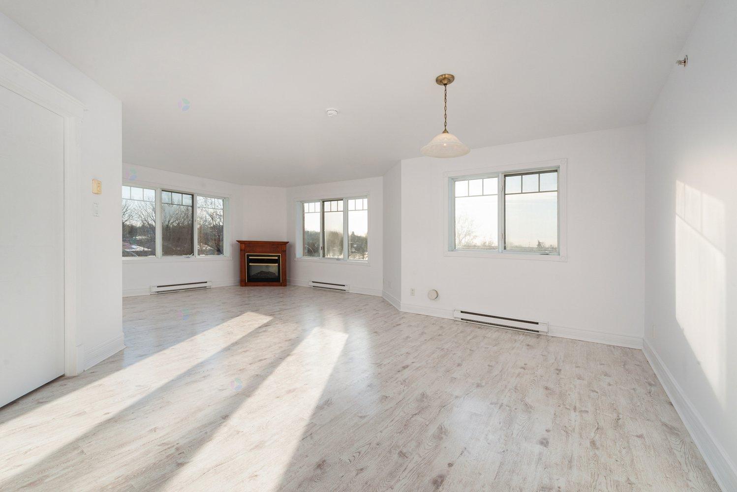 16769 Boul. De Pierrefonds, #401 Property Photo 7