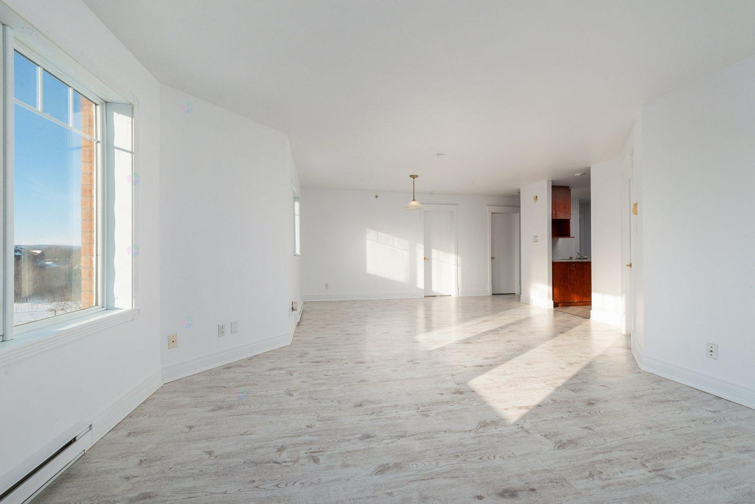 16769 Boul. De Pierrefonds, #401 Property Photo 12