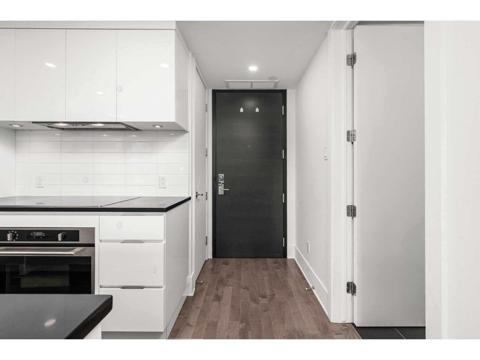 1025 Rue De La Commune E., #906 Property Photo 8