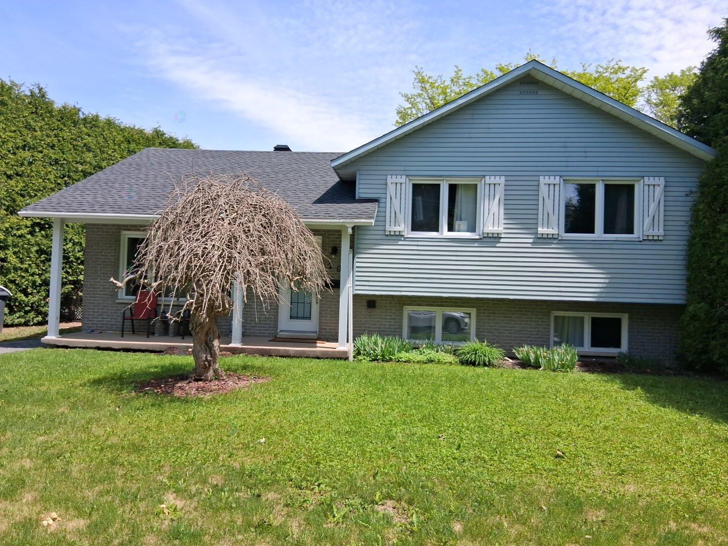29 Rue Lafrance E. Property Photo 2