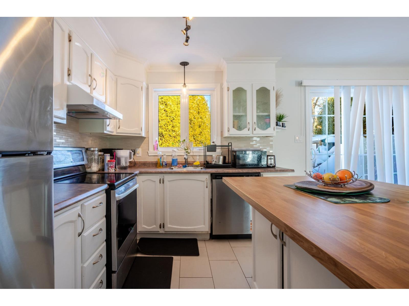 29 Rue Lafrance E. Property Photo 5