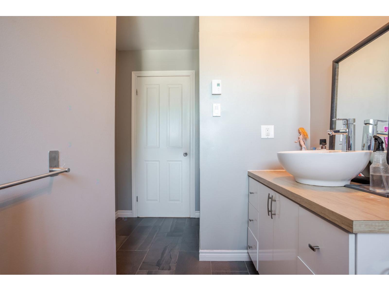 29 Rue Lafrance E. Property Photo 19