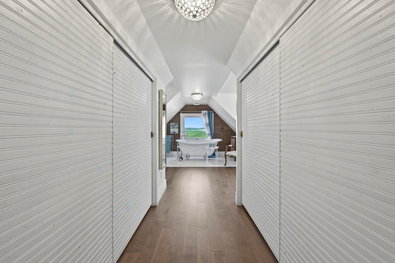 143 Rg D'argenteuil Property Photo 31