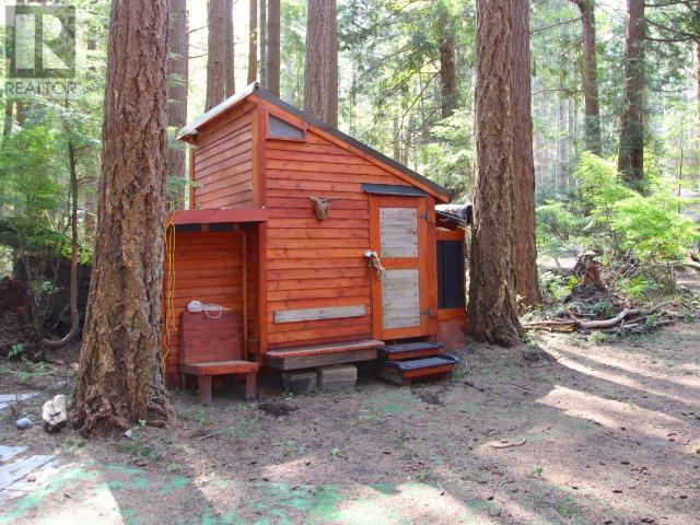 1599/1605 Vancouver Blvd Property Photo 3