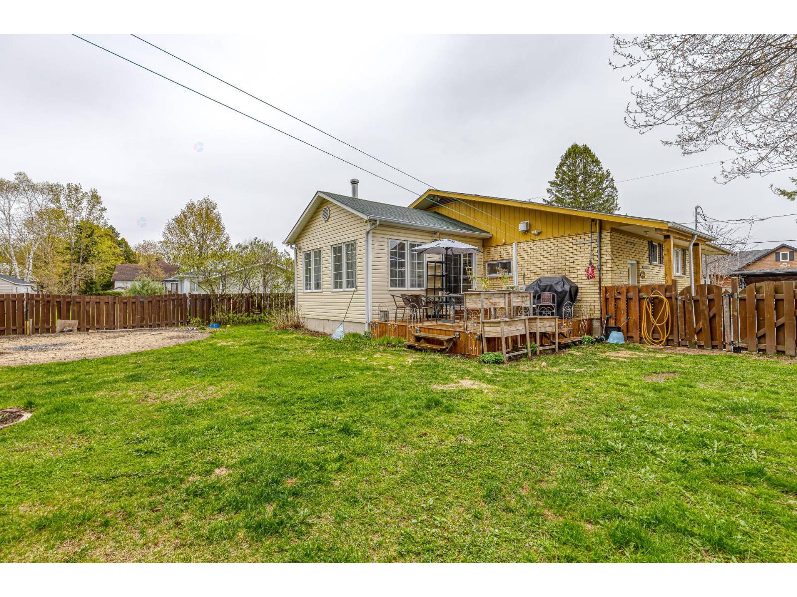 3281 9e Avenue Property Photo 4