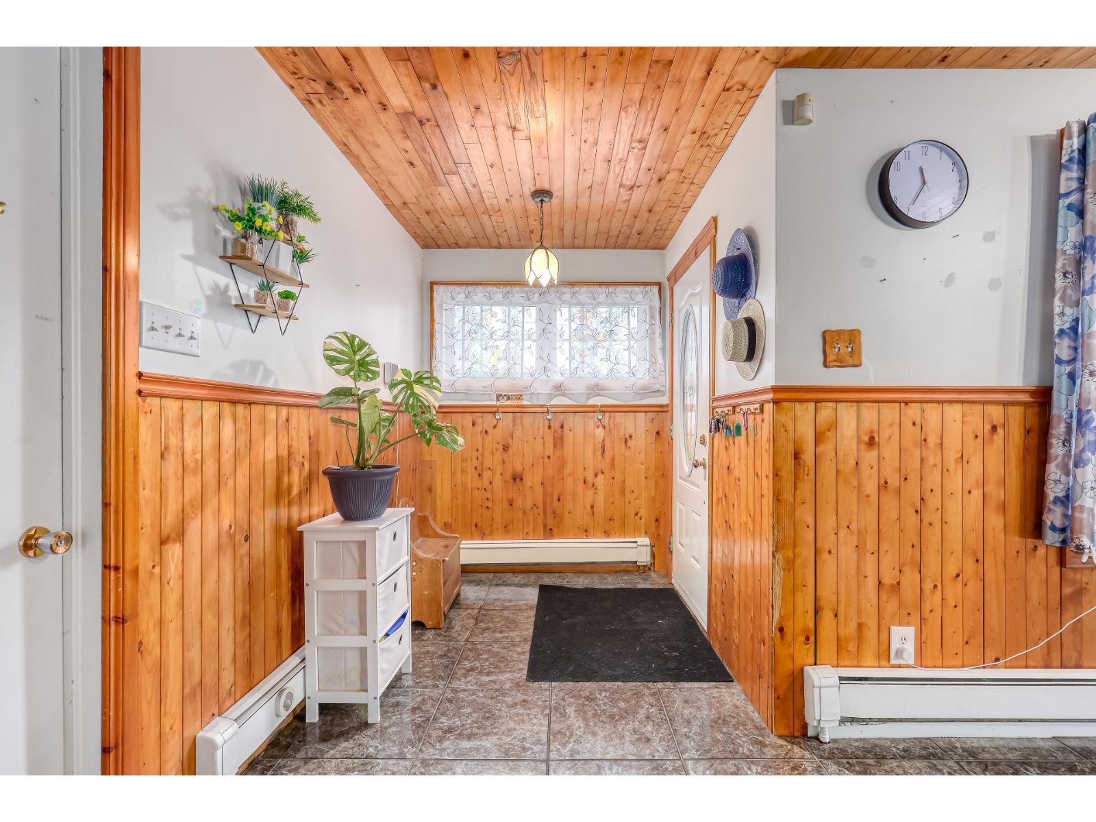 3281 9e Avenue Property Photo 6