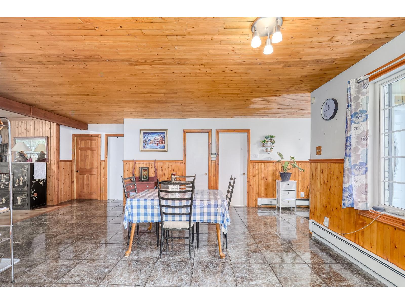 3281 9e Avenue Property Photo 8