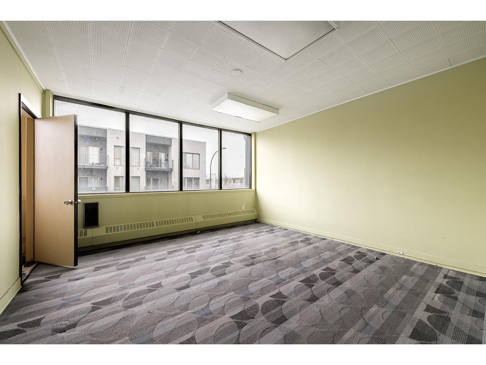 3250 Rue Jean-Talon E., #3 Property Photo 1