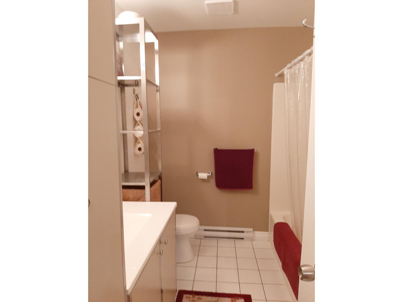 53 Rue Maple, #105 Property Photo 8