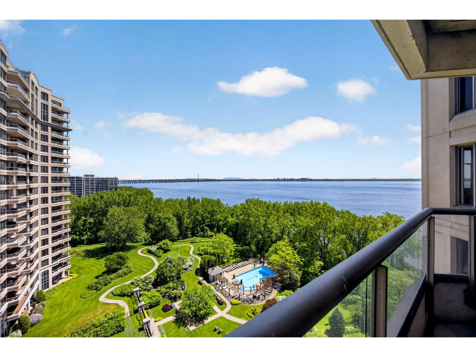 200 Av. Des Sommets, #1105