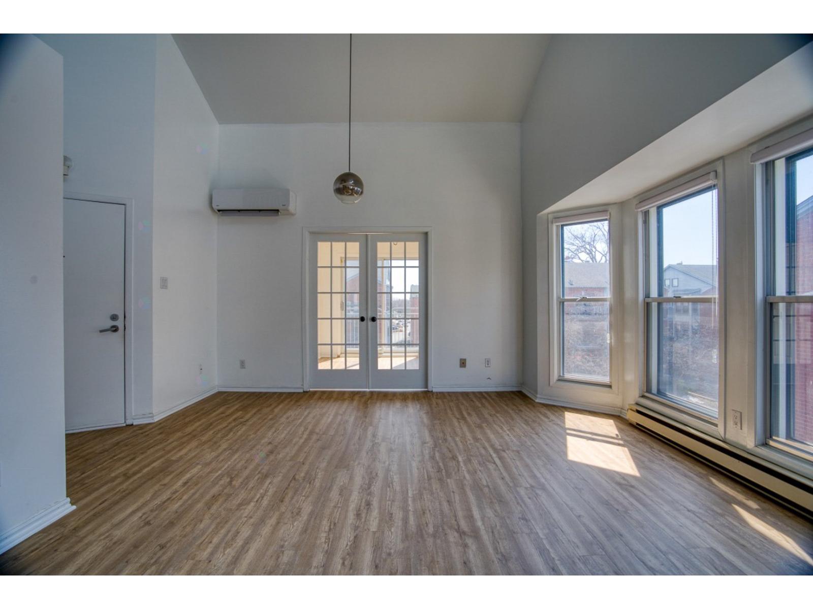 656 36e Avenue, #301 Property Photo 16