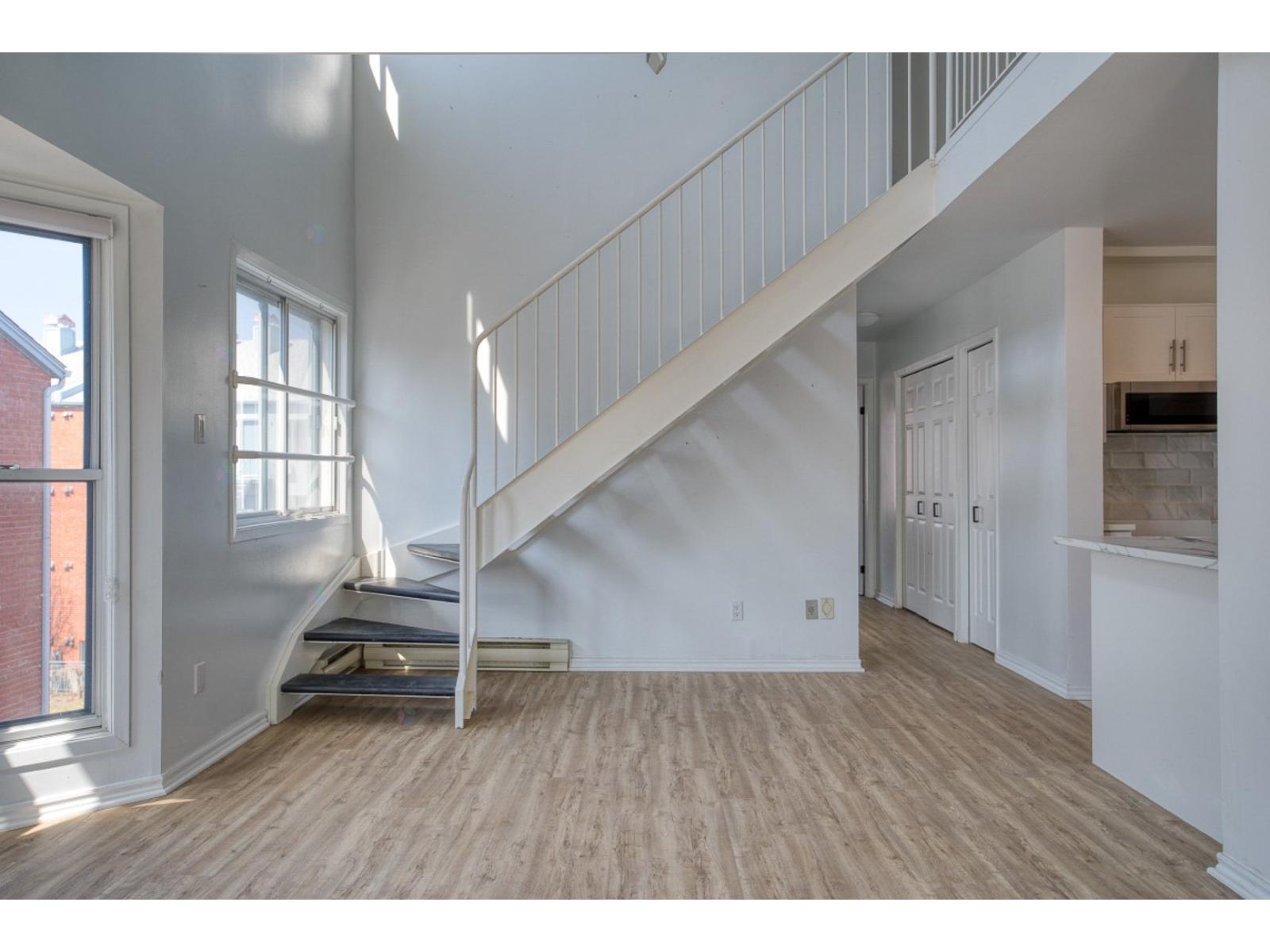 656 36e Avenue, #301 Property Photo 18
