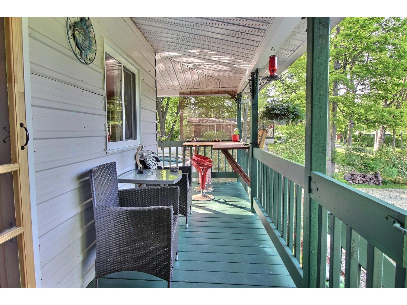 150 4e Avenue Property Photo 6