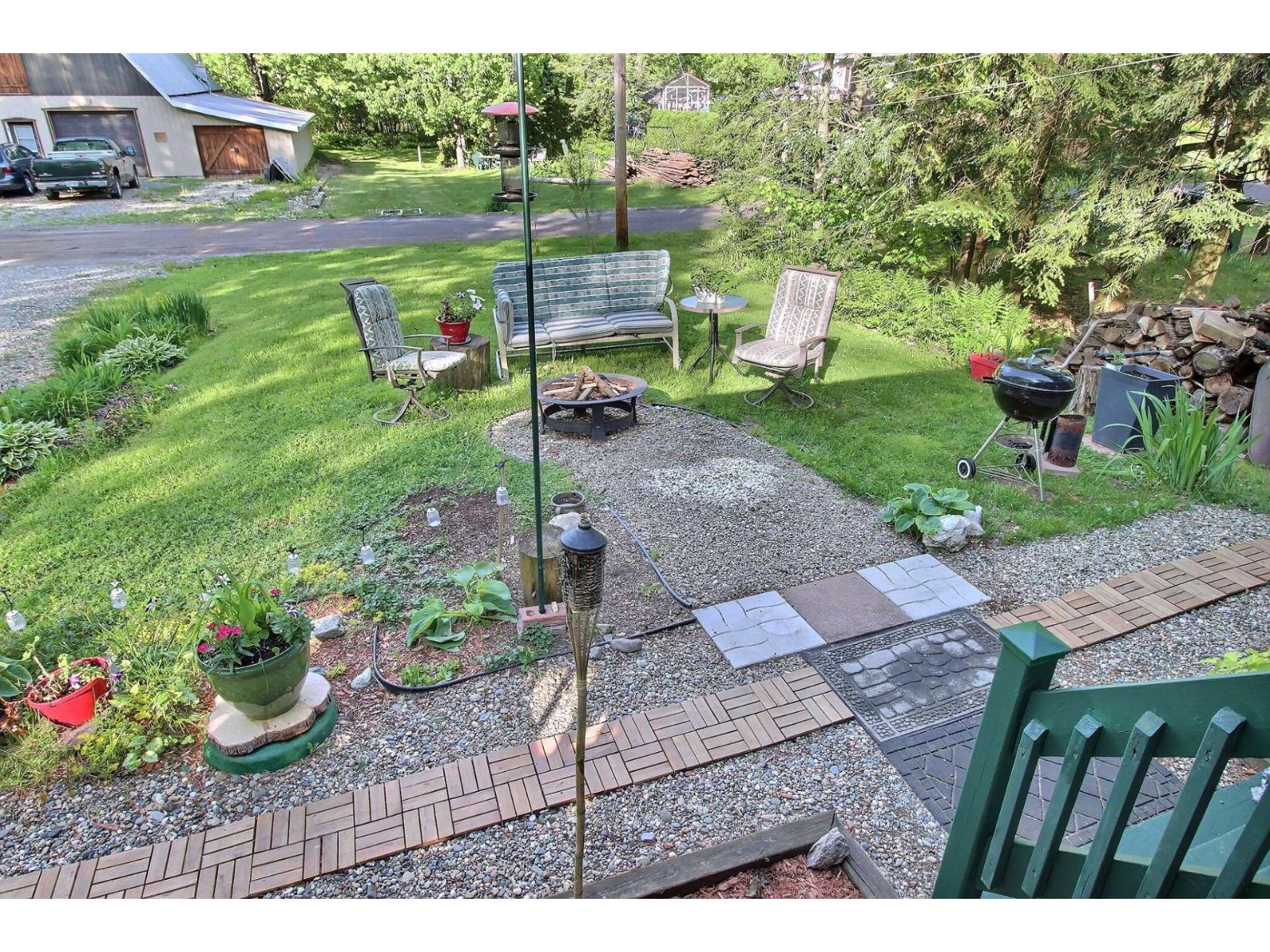 150 4e Avenue Property Photo 7
