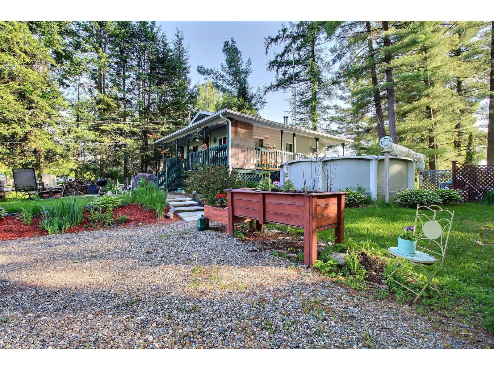 150 4e Avenue Property Photo 14