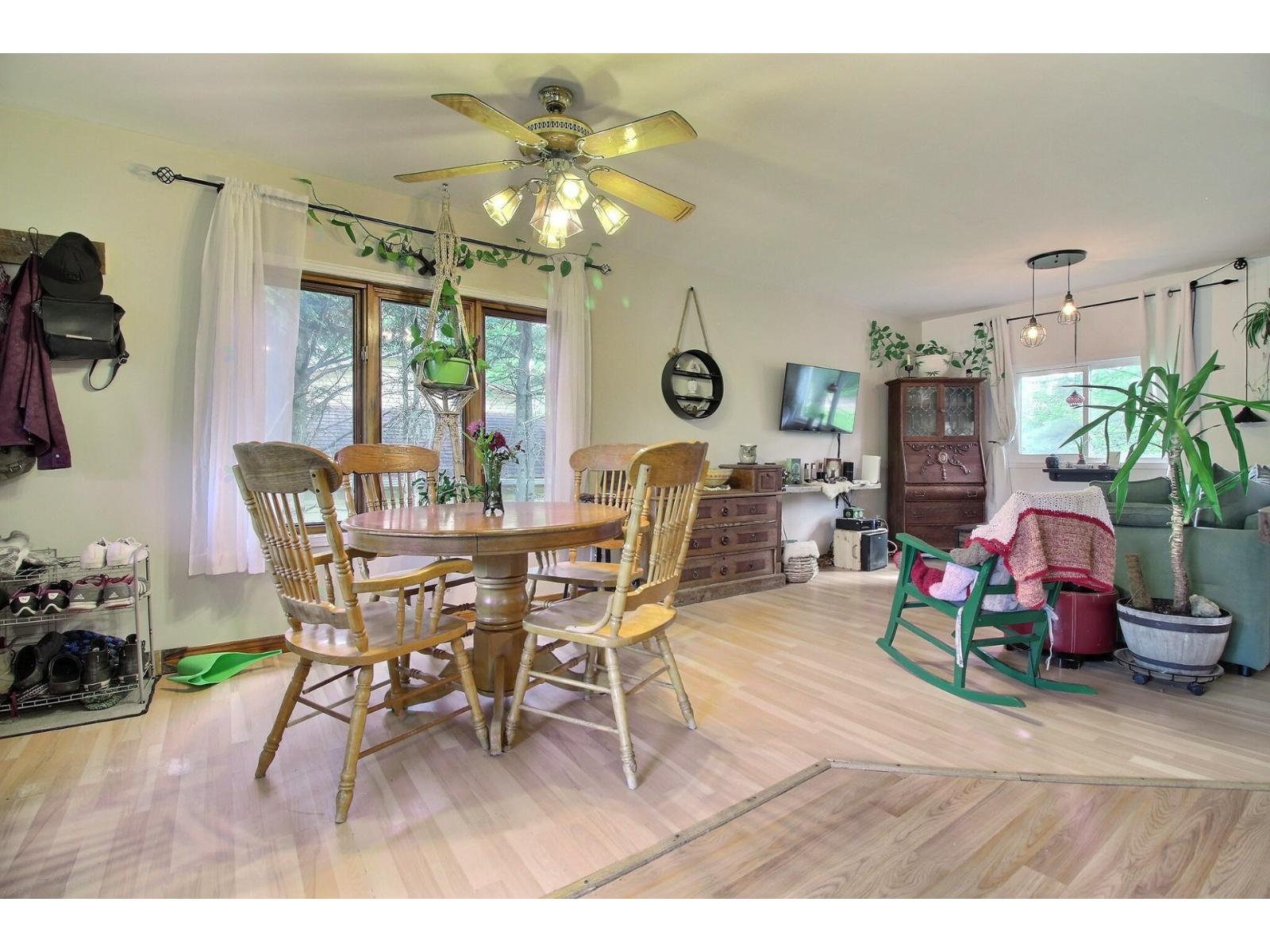 150 4e Avenue Property Photo 27