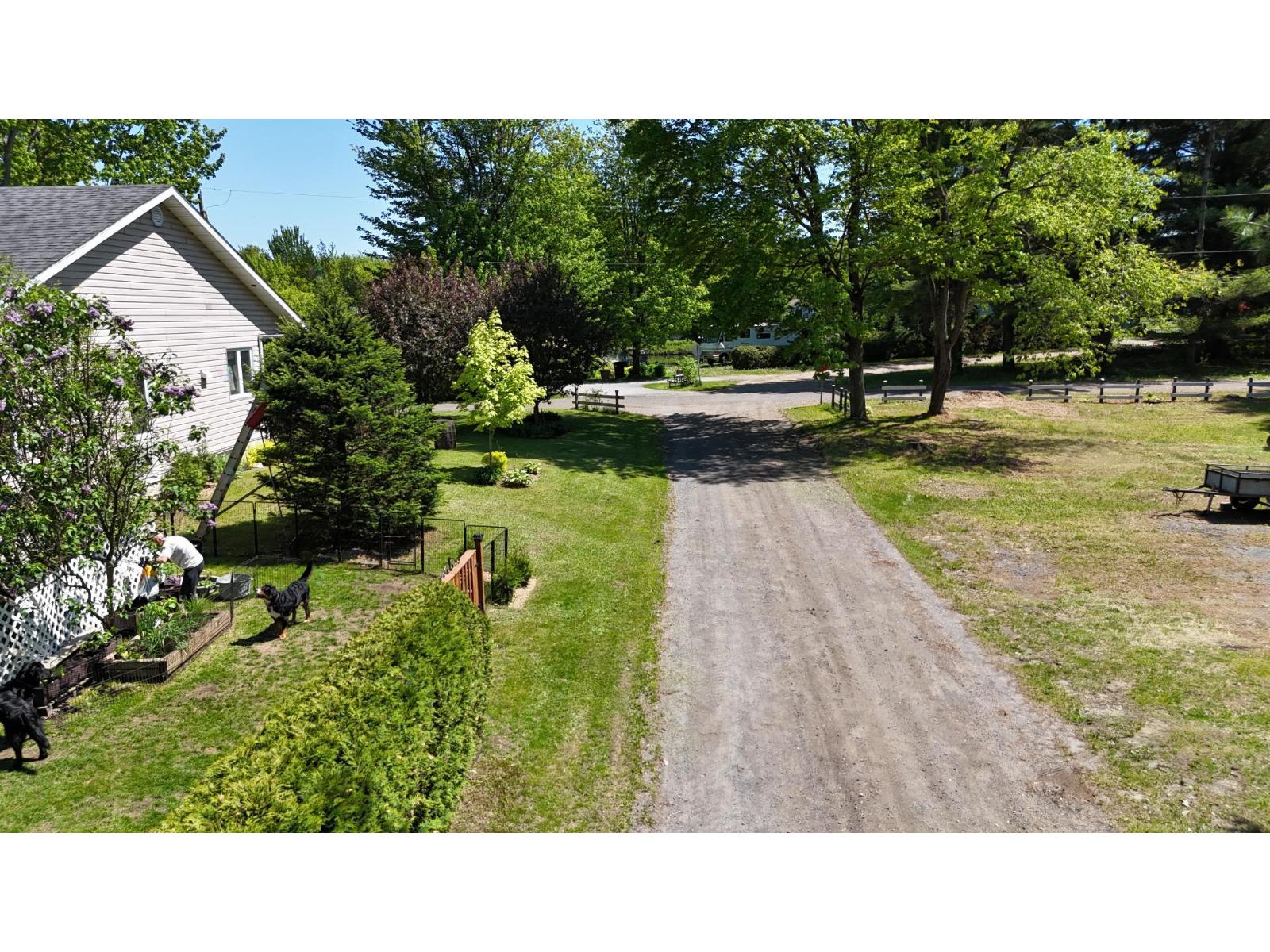 150 4e Avenue Property Photo 45