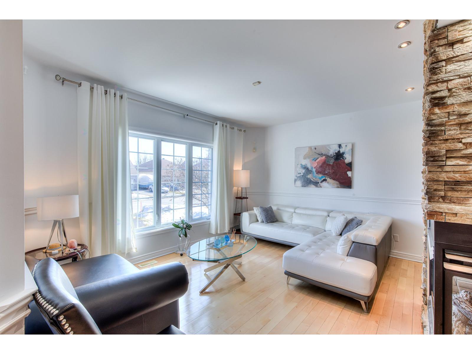 580 Rue De Coubertin Property Photo 3