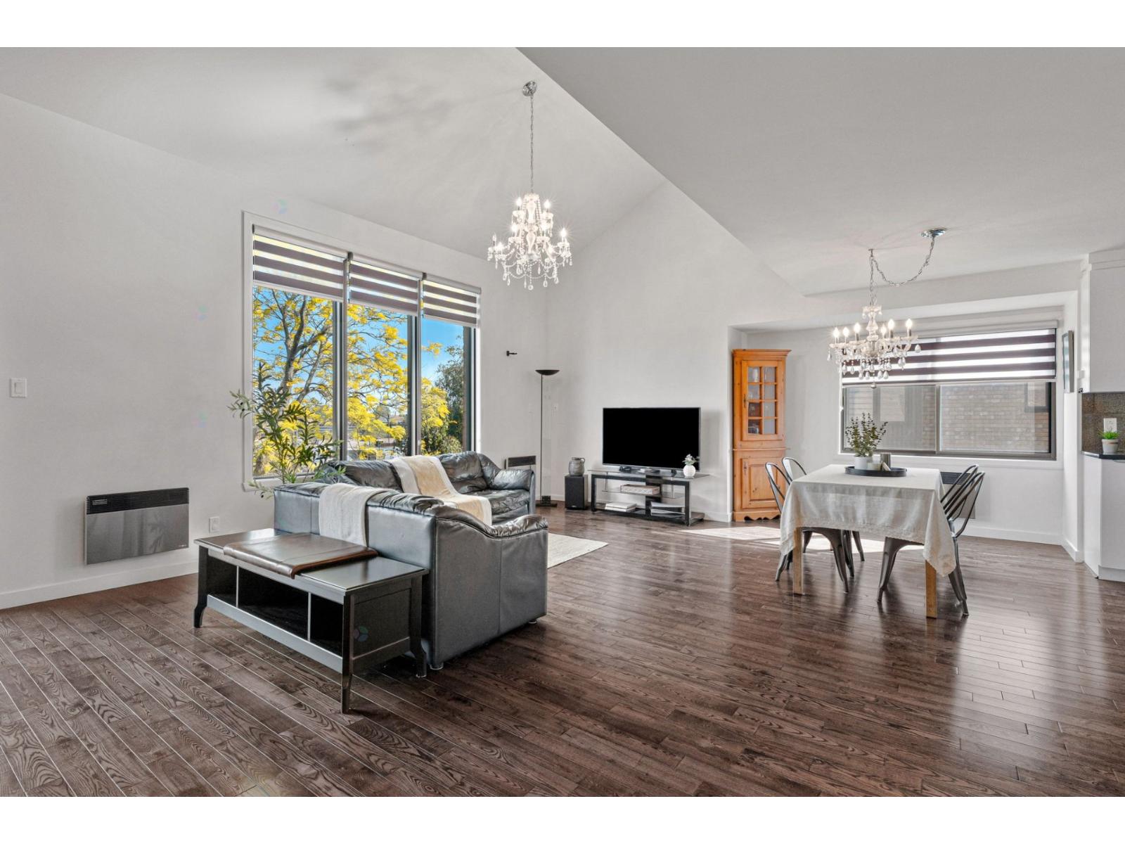 542 Av. Stravinski Property Photo 3