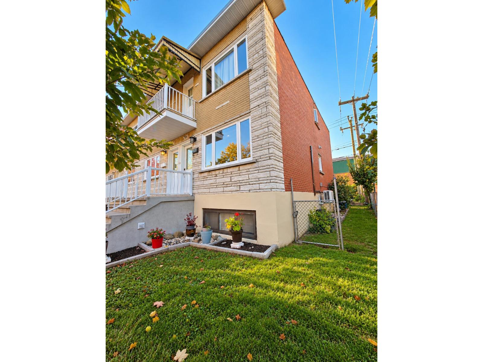 782-784 Rue Maher Property Photo 2