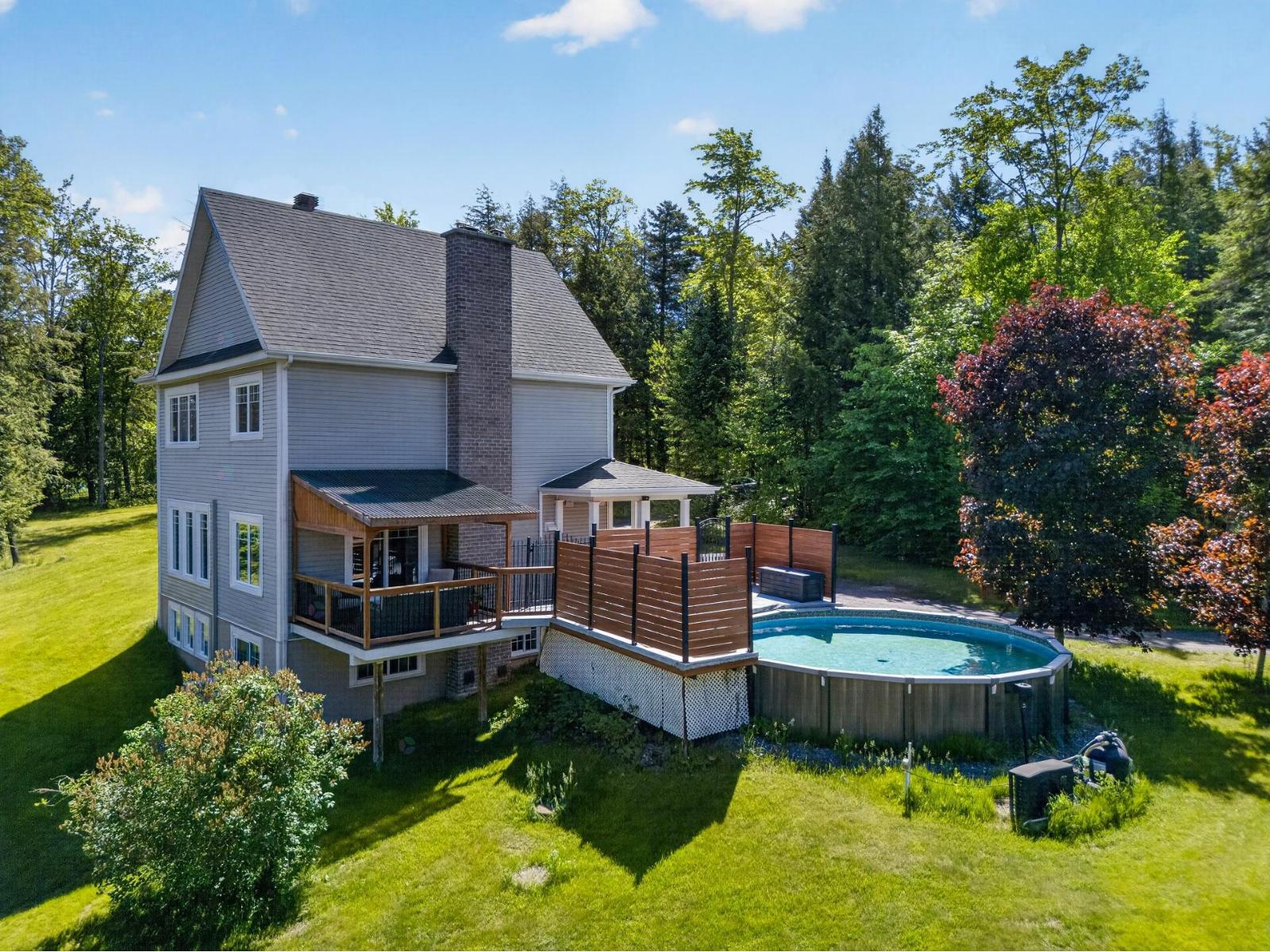 245 Rue Chouinard Property Photo 3