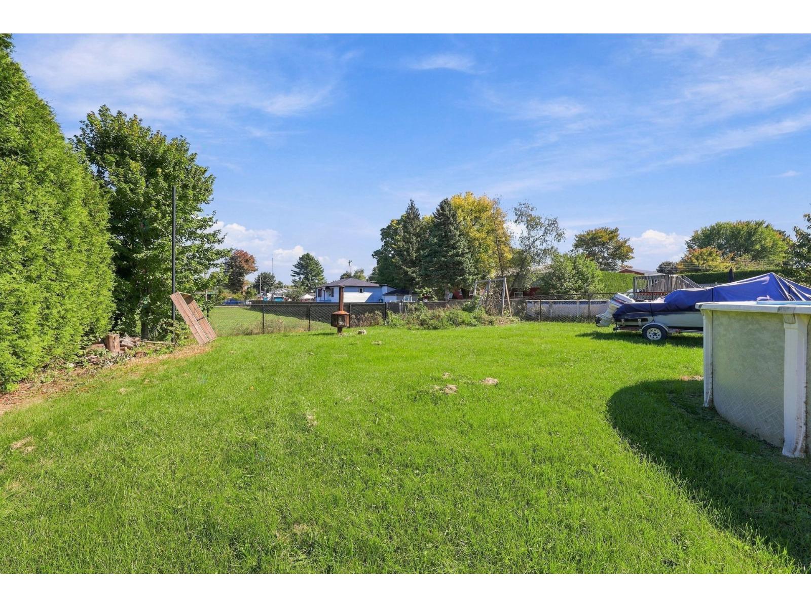 650 Rue Champlain Property Photo 32
