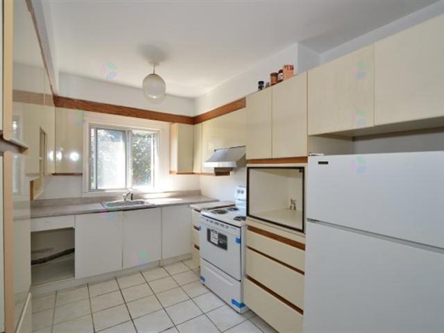 5400 Av. Randall, #1 Property Photo 2