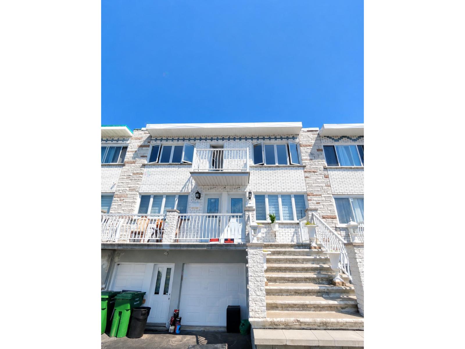 7906 Rue Robert