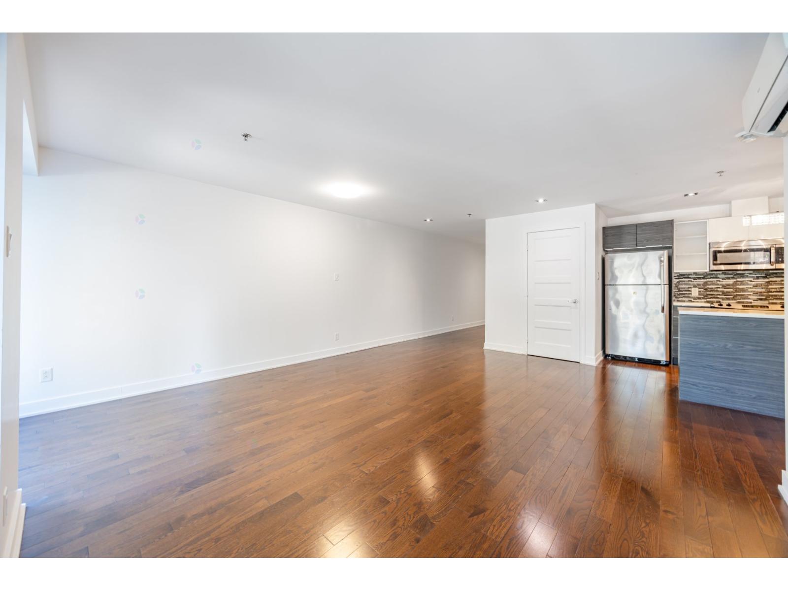 3300 Boul. Cavendish, #207 Property Photo 5