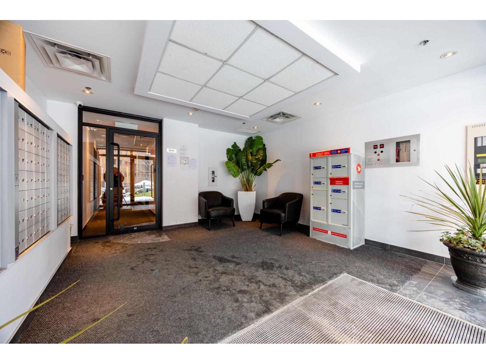 3300 Boul. Cavendish, #207 Property Photo 27