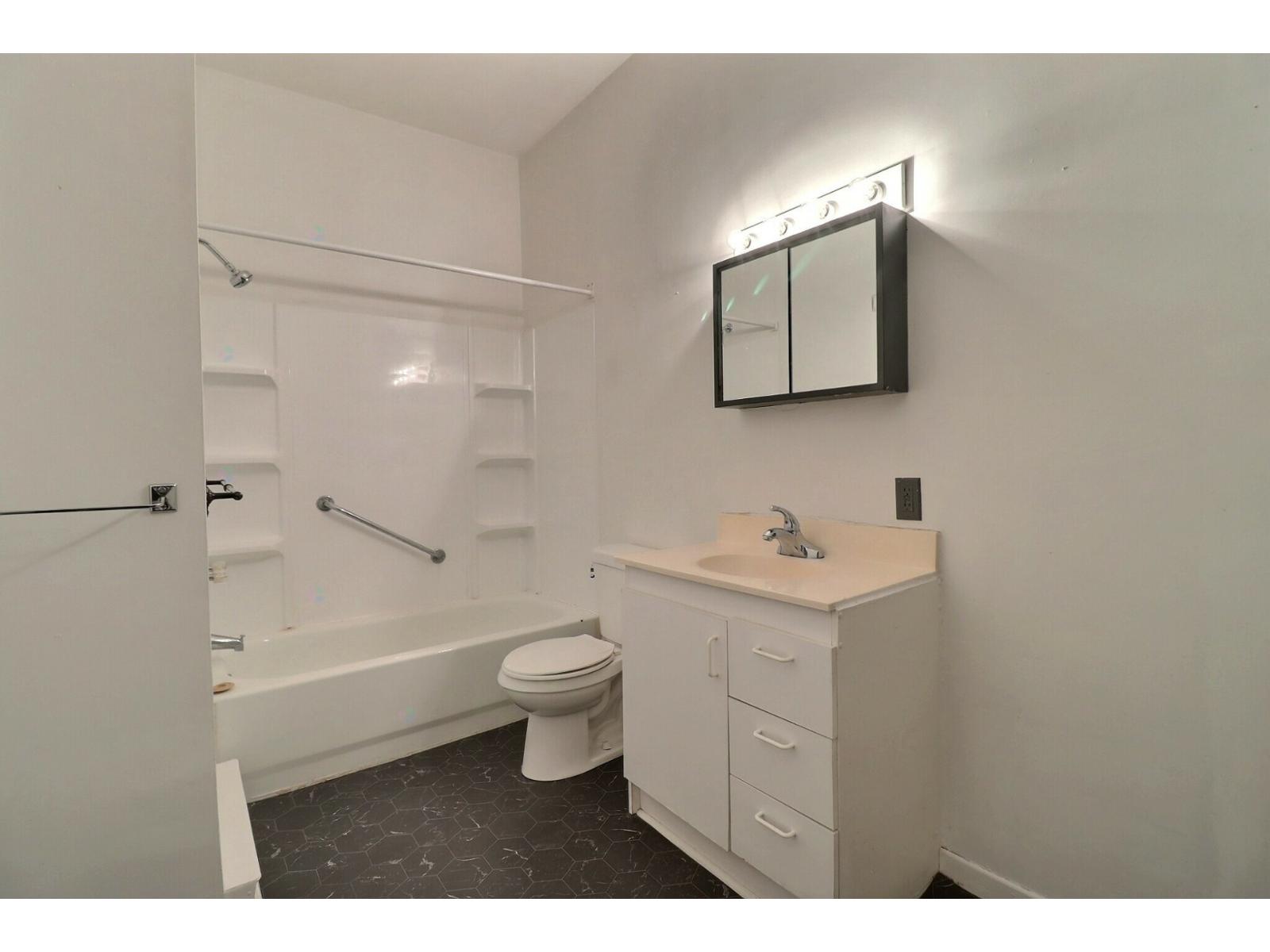 151 Av. Loisel Property Photo 5