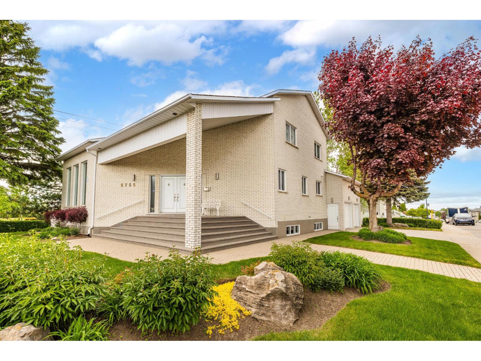 8755 Rue Rosario-Bayeur
