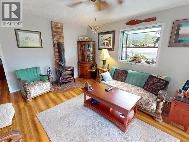 12328 Highway 101 Property Photo 4